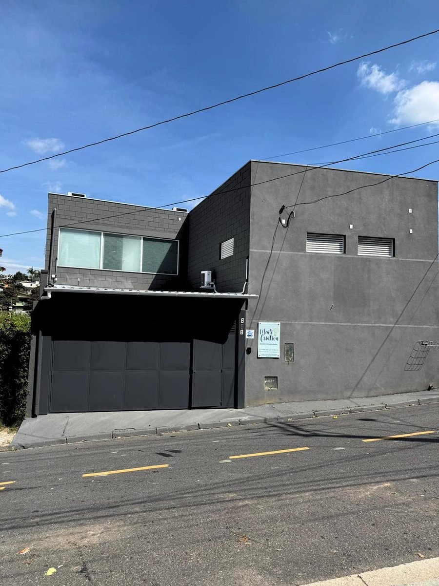 Fachada do galpão atual da Mente Criativa